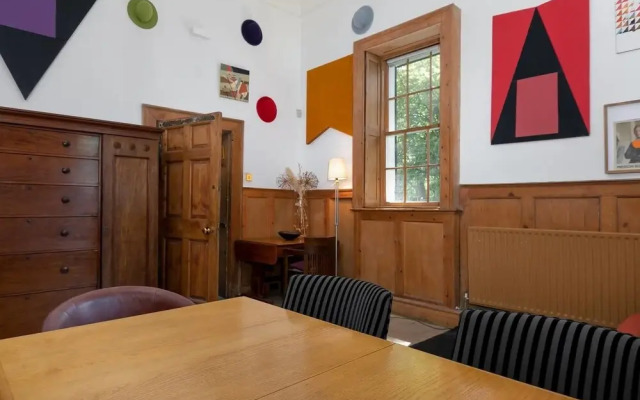 Fantastically Unique House for 3 With Large Garden