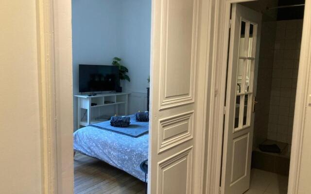 Studio standing, hyper centre, très calme