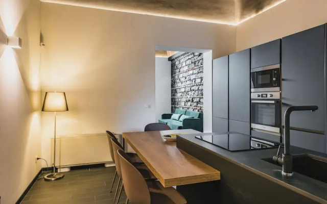 Leone Apartment with Garden