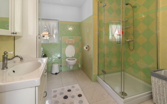 Beautiful Apartment in Crikvenica With 2 Bedrooms and Wifi