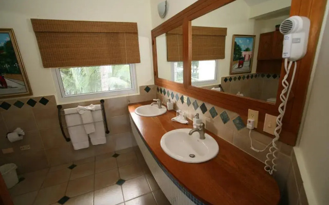 Velero Beach Resort