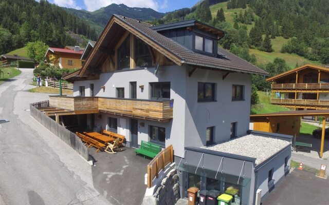 Modern Holiday Home in Salzburg with Swimming Pool