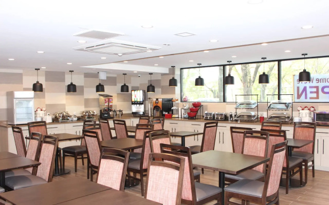Ramada by Wyndham Bronx Terminal