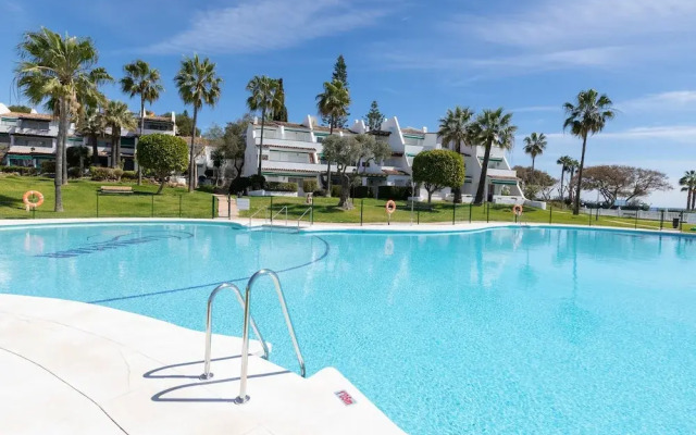 Lunamar in Marbella With 4 Bedrooms and 3 Bathrooms