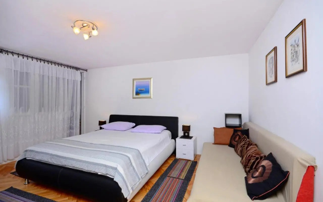 Apartment Diamar