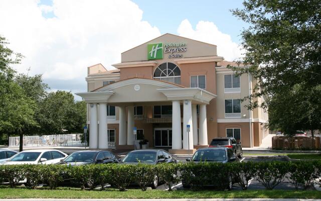 Holiday Inn Express Hotel & Suites Brooksville West, an IHG Hotel