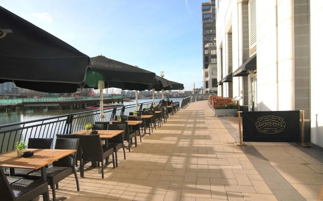 Modern 2 bed apartment in London - RGB 65388