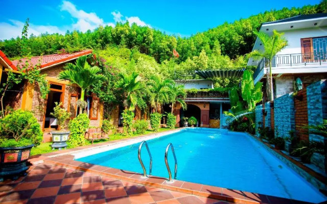Phong Nha Hillside View Bungalow