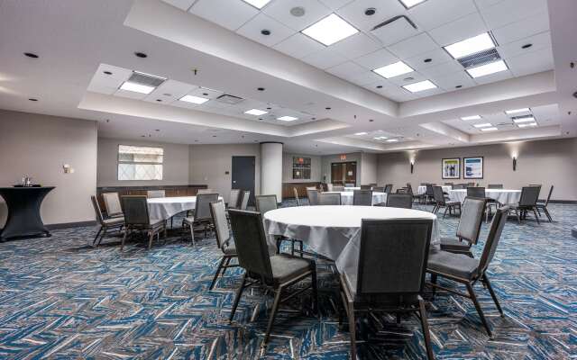 Embassy Suites by Hilton Indianapolis Downtown