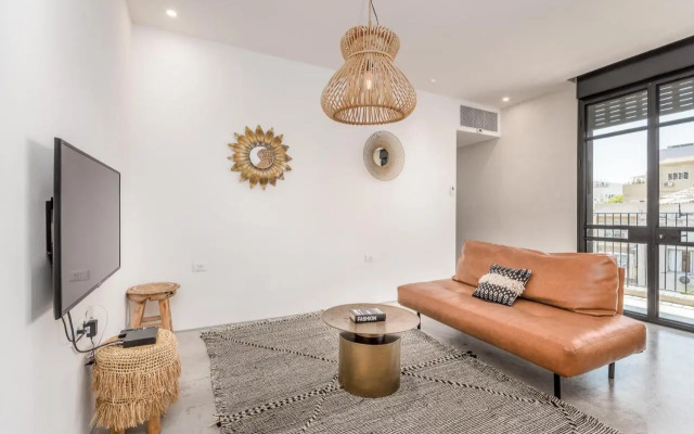 Trendy apartment next to Levinsky market