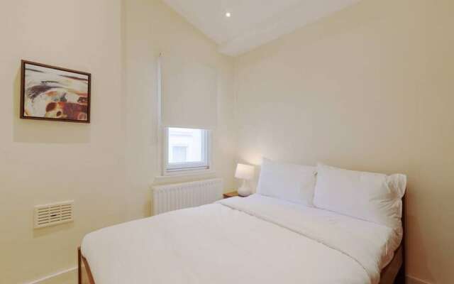 Spacious, Bright 3 Bed in South Kensington