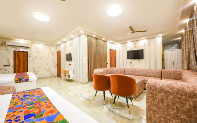 Fabhotel Royal'S Paradise