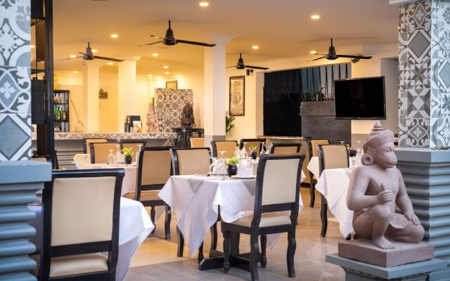 Popular Hotel & Spa
