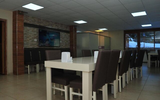 Cam Hotel & Restaurant 2