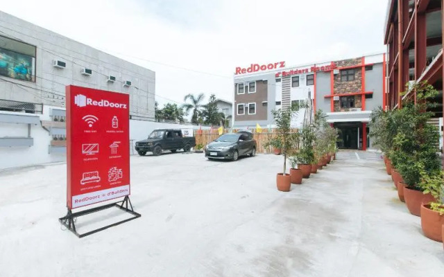 Reddoorz Plus @ D'builders Poblacion - Bgc