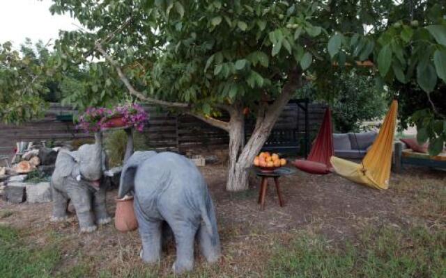 Cabins Tammuz
