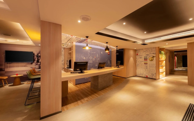 ibis Taipei Jianguo North Road Hotel