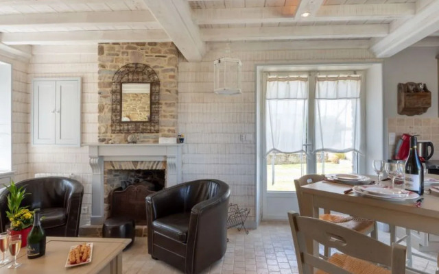 Holiday Home Zoé (CEZ407)