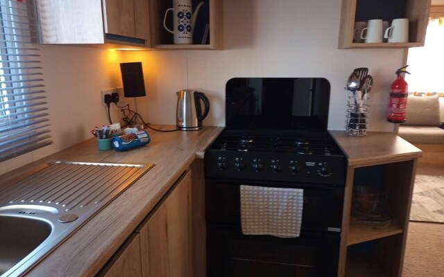 Impeccable 3-bed Chalet Close to Edinburgh