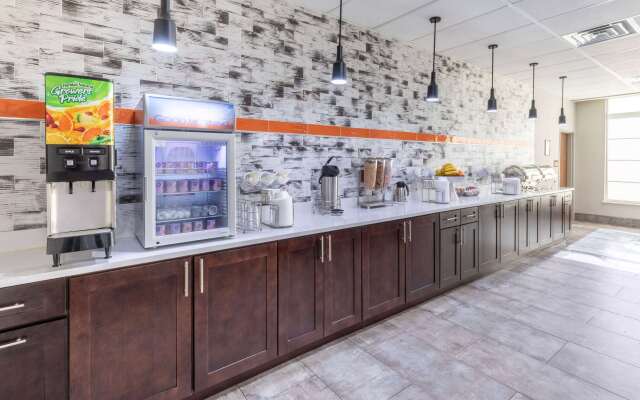 La Quinta Inn & Suites by Wyndham Dallas - Frisco Stadium