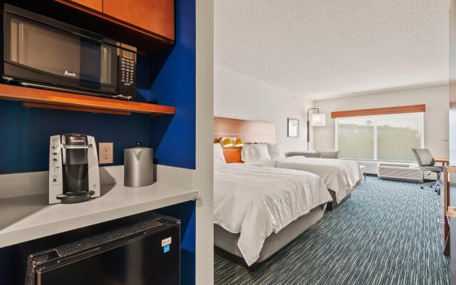 Holiday Inn Express & Suites Orlando - Lake Buena Vista, an IHG Hotel