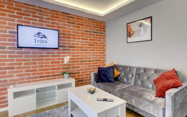 Modern 2BR House & Private Parking & Kid-friendly