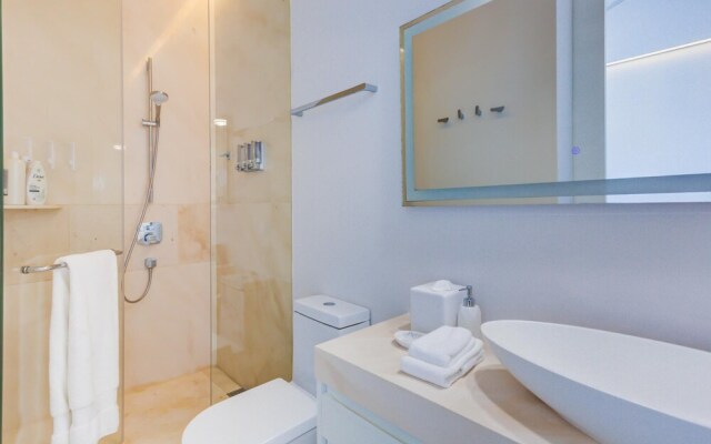 Pier 57 Penthouse 703 Romantic Zone Spectacular Ocean Views