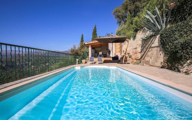 5 bed Villa in Provence With Pool, Outdoor Kitchen