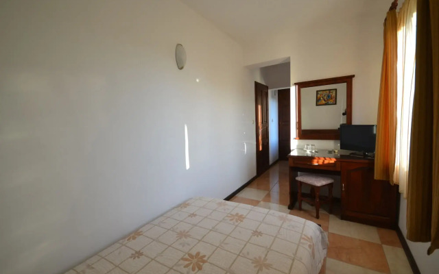 Hotel More