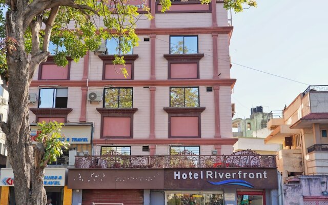 Oyo Flagship 36844 Riverfront