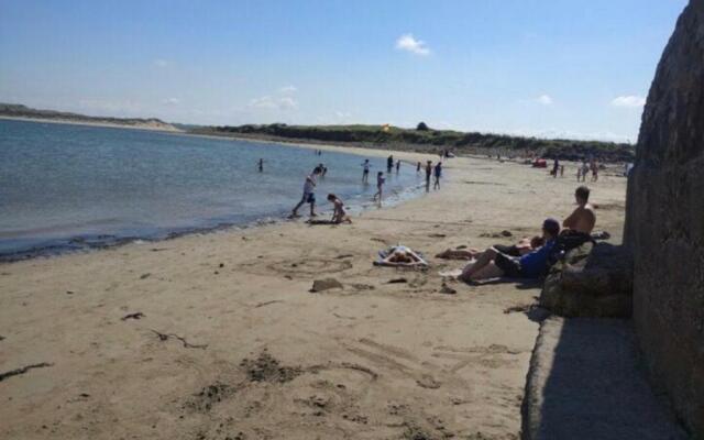 Ross Beach Family Farmhouse B&B