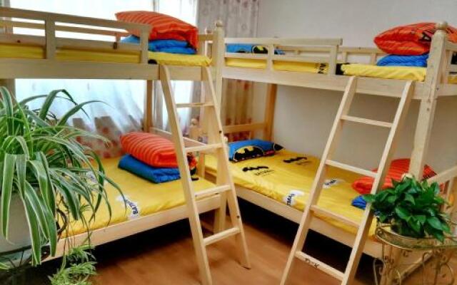 Youth Hostel of On The Way