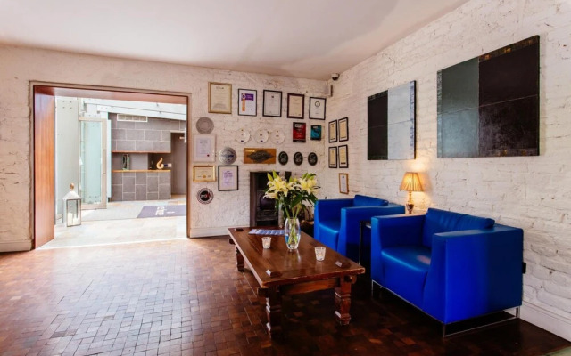 Ice House Hotel
