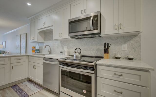 Beach Palms Unit 2B by Anna Maria