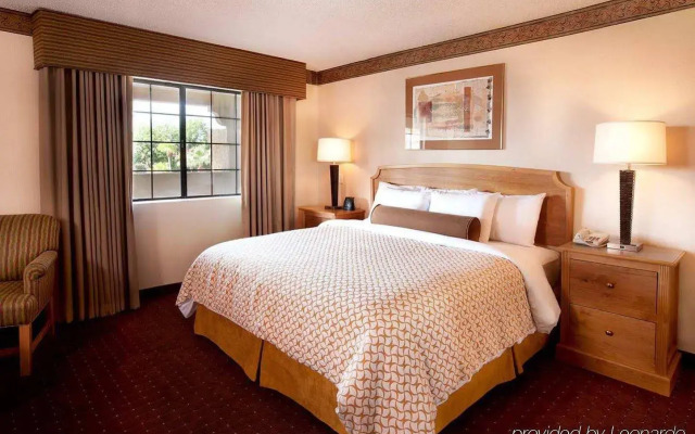 Embassy Suites Phoenix - North