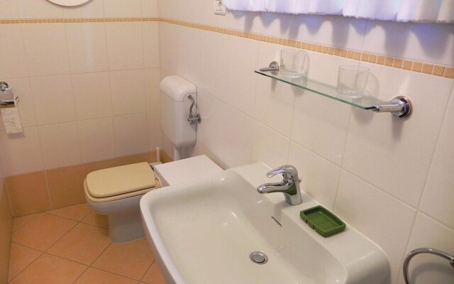 Amazing Home in Piran With Wifi and 2 Bedrooms