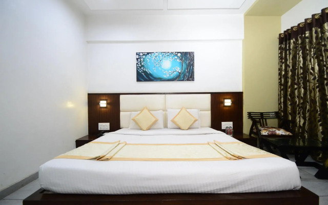 Crimson Park Shripriya Hotel