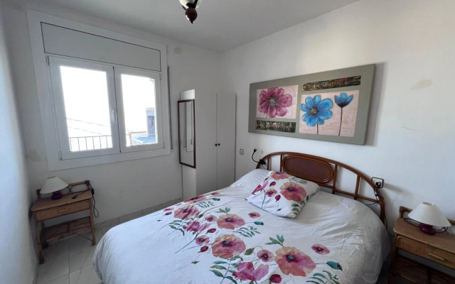 Bonito apartamento con vistas al mar y piscina