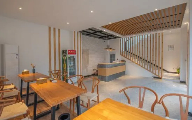 Xiangjian Huan Homestay (Weizhou Island Colorful Beach Branch) – Hotel Rooms – Beihai