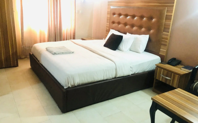 Silver Grandeur Hotel