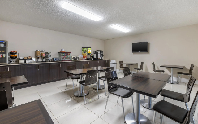 SureStay by Best Western Kemptville.