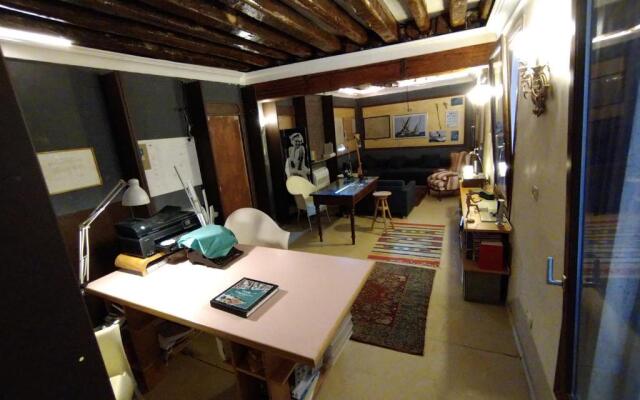 Studio Apartment San Marco 1825 fully sanitzd