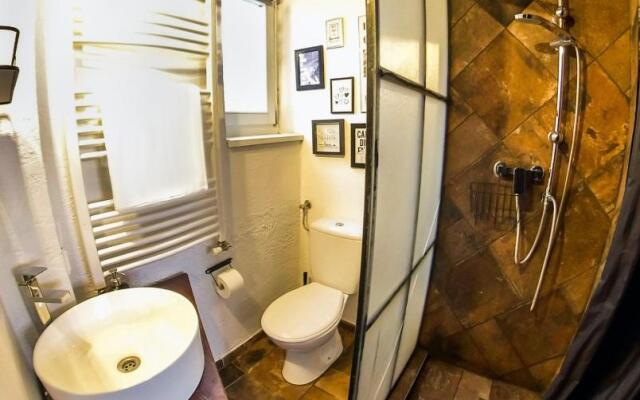 Rustic flat with perfect location (city center)