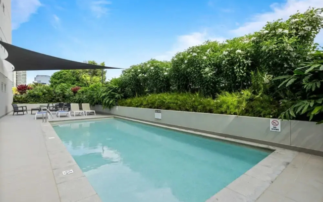 Spaciously Bright 1-bed Apartment