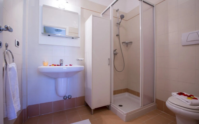 Porto Letizia Fronte Lago