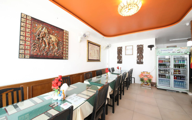 OYO 126 Patong Station House Hotel