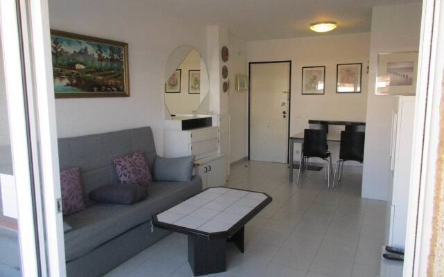 Blaumar B-18 Inmoestarit