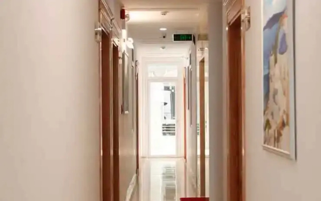 Caroline Beach Vung Tau