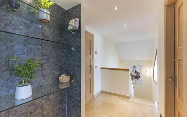 2218-Duplex first line beach with sea view