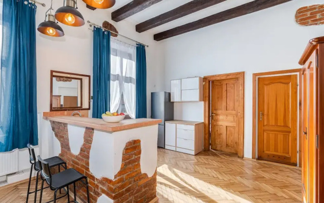 Charming Central Apartment